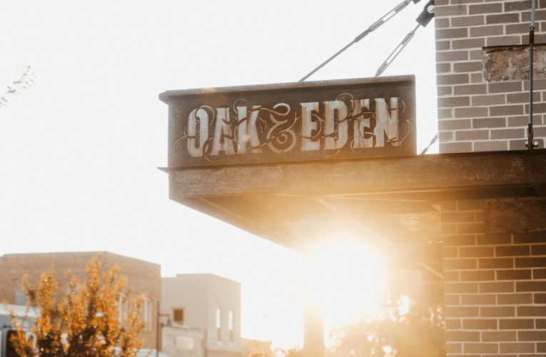 Cincinnati: Best American Made Whiskey – Oak and Eden.